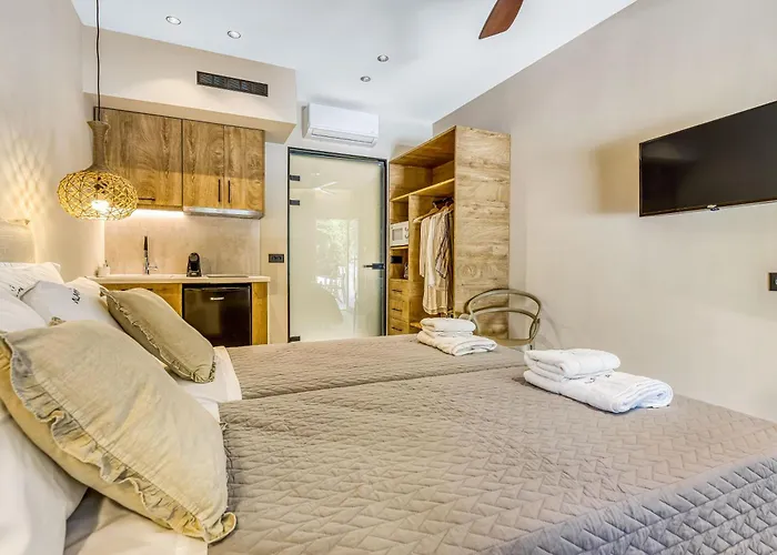 Almyra Apartments & Studios