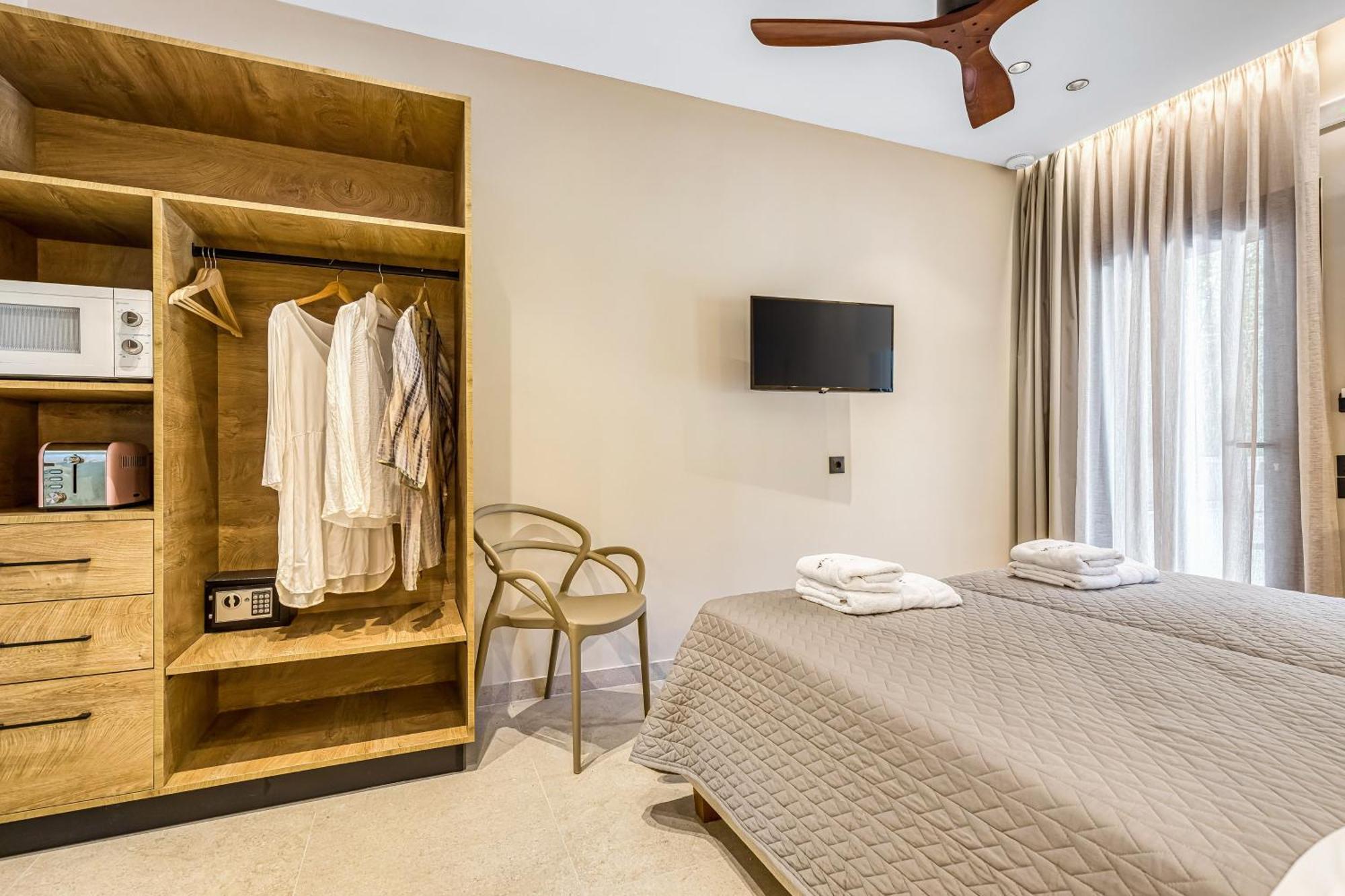 Aparthotel Almyra & 3*
