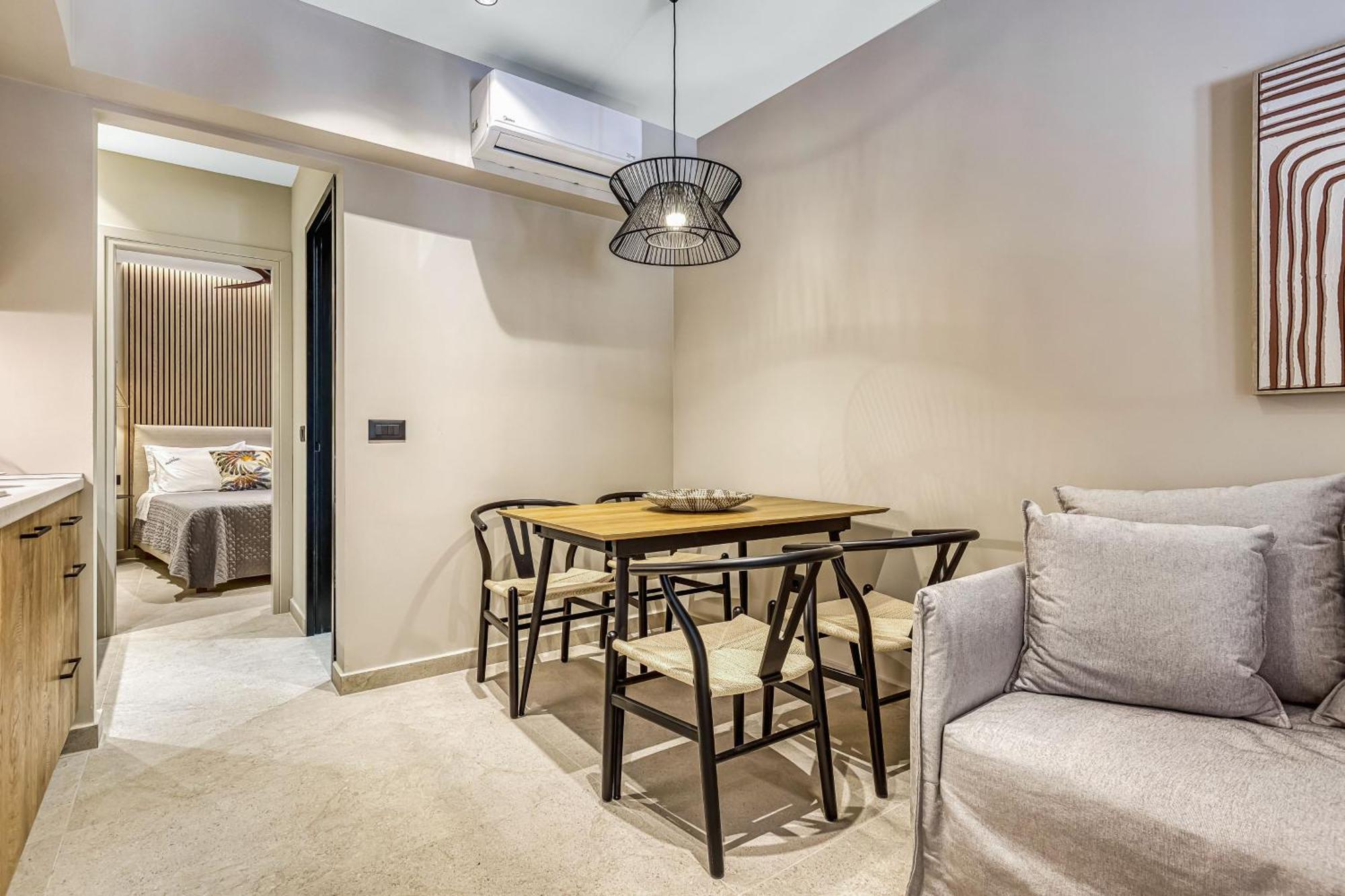 Aparthotel Almyra & 3*