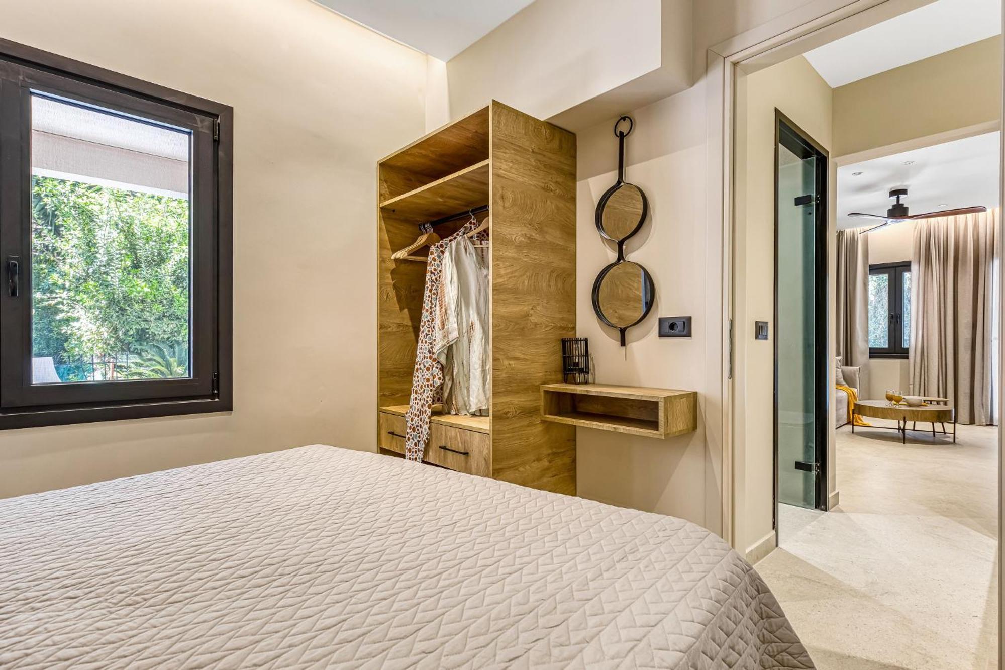 Almyra & Aparthotel Agios Gordios (Corfu)
