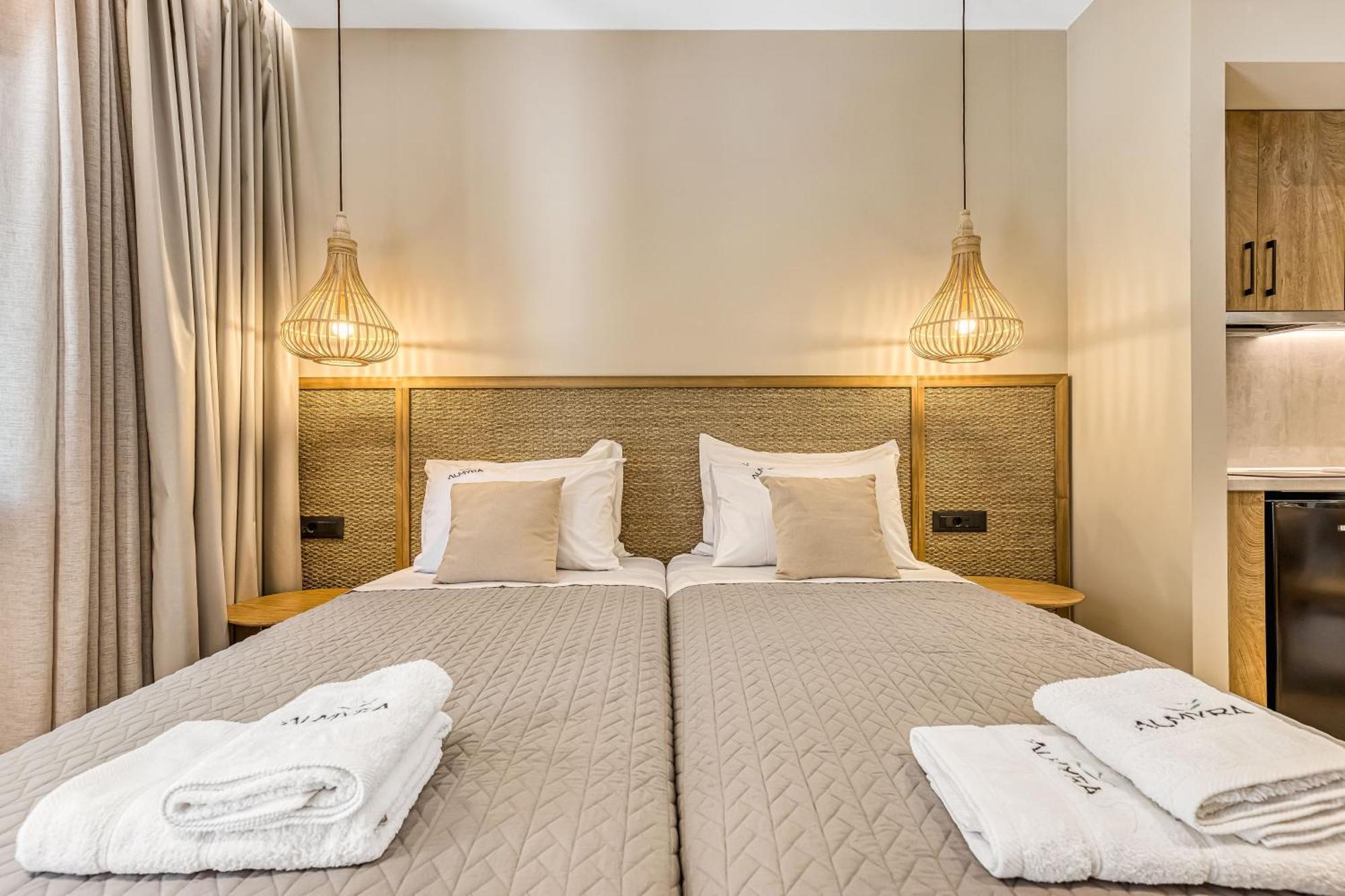 Aparthotel Almyra & Agios Gordios (Corfu)