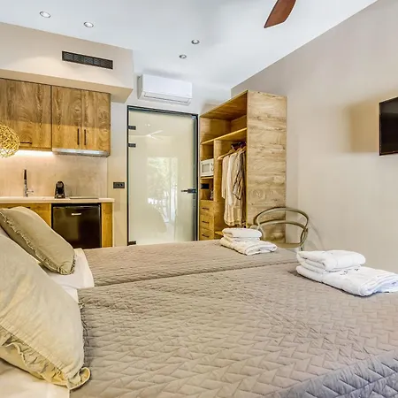 Almyra Apartments & Studios Agios Gordios  Exterior photo