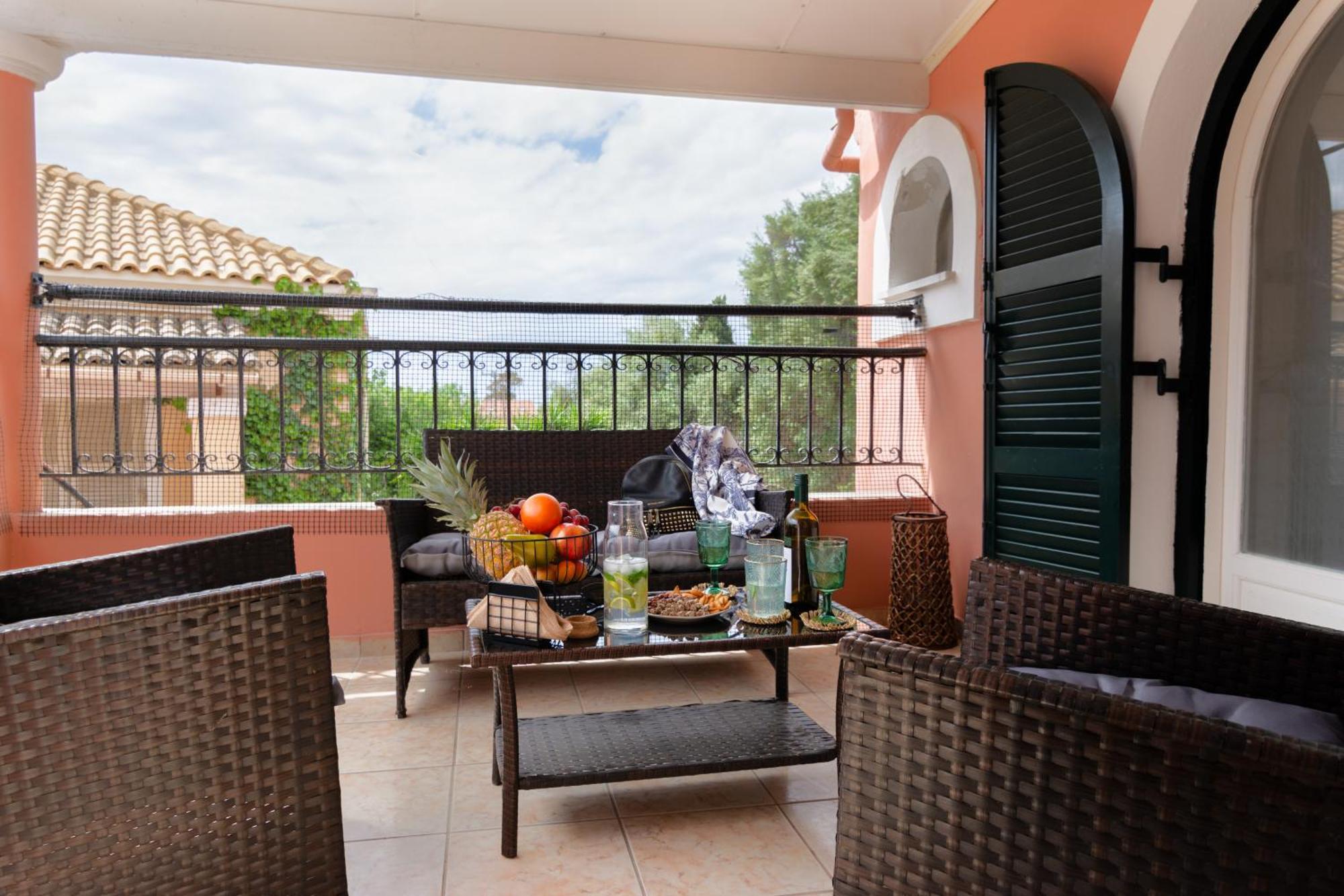 Almyra & Aparthotel 3*