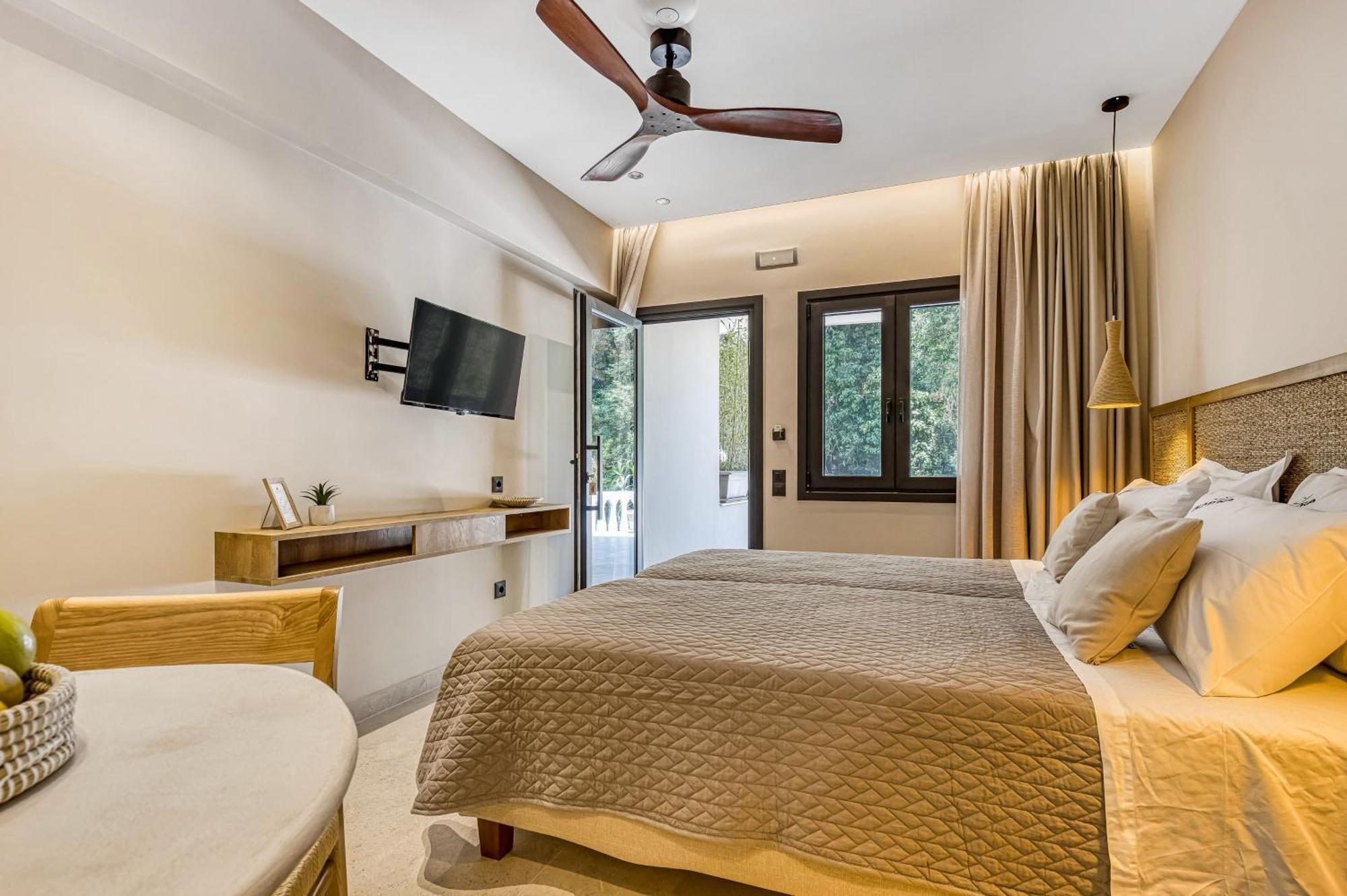 Almyra & Aparthotel 3*