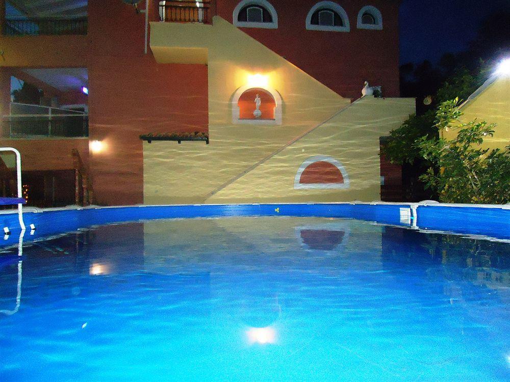 Almyra & Aparthotel