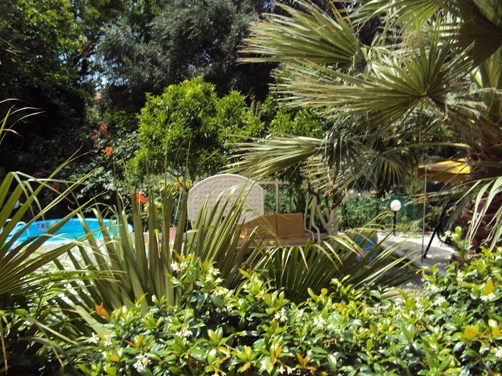 Almyra & Aparthotel 3*