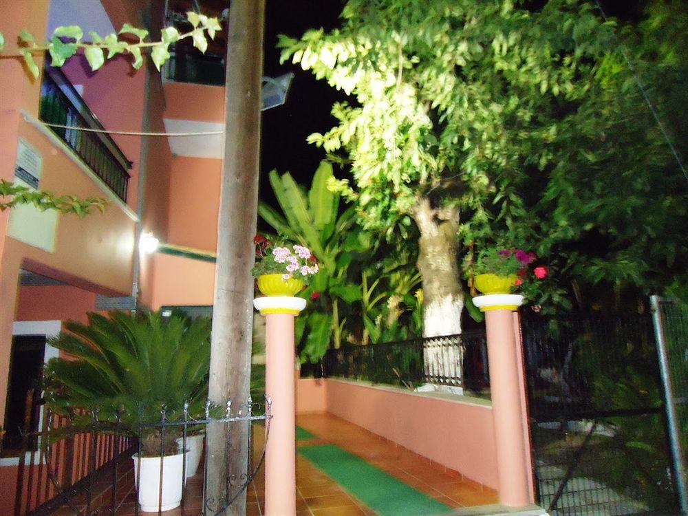 Almyra & Aparthotel Agios Gordios (Corfu)